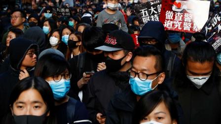 Con marcha masiva, manifestantes dan ultimátum al gobierno de Hong Kong