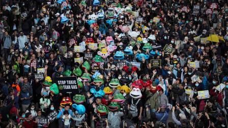 Con marcha masiva, manifestantes dan ultimátum al gobierno de Hong Kong