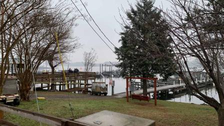 Incendio arrasa con puerto en Alabama, EU; hay varios muertos