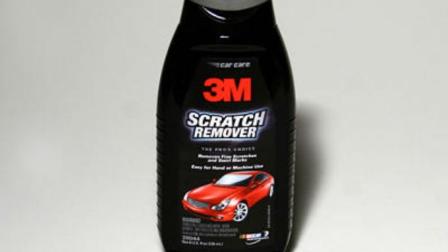 Cremas para eliminar rayones en los coches, polish o pulimentos liquidos (como los conozcas). Estas cremas pueden minimizar los arañazos en la pantalla de tu teléfono. Basta con aplicar la crema en un paño limpio y suave y limpiar la pantalla con un movimiento circular.
