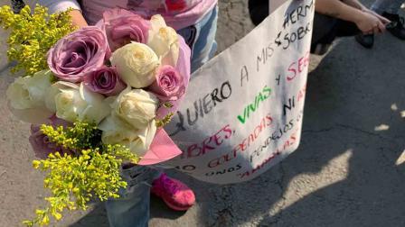 Marcha de mujeres arriba a casa de Ingrid Escamilla