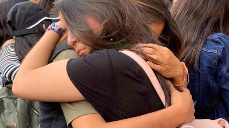 Marcha de mujeres arriba a casa de Ingrid Escamilla