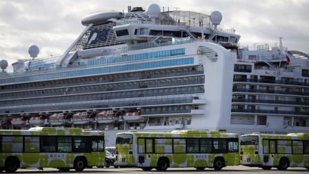 Acaba cuarentena de crucero en Japón; cientos tienen coronavirus