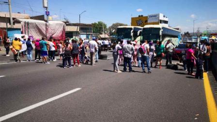 Vecinos de Topilejo cierran la México-Cuernavaca por falta de agua 