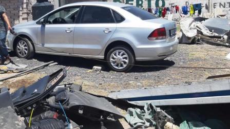 Se localizaron diversas autopartes y vehículos desmantelados con reporte de robo reciente. Foto: FGJEM