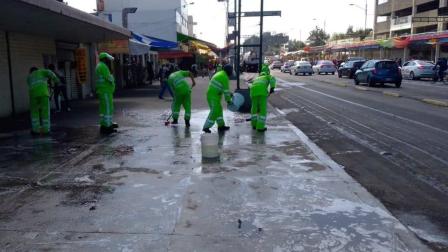 Limpian y sanitizan Eje 1 Norte 