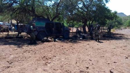 También se aseguró un cargamento de 5 mil 755 cartuchos, 83 cargadores para arma larga, cuatro artefactos explosivos, un envoltorio de marihuana, dos chalecos tácticos y tres pecheras.