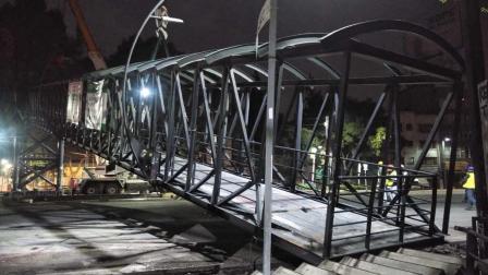 El retiro del puente también respondió a la solicitud de grupos y asociaciones civiles. Foto: Especiales