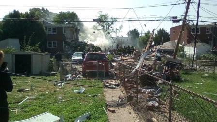 Explosión en vecindario de Baltimore deja al menos un muerto