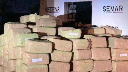El evento de destrucción se llevó a cabo en instalaciones militares del municipio de Escobedo, ante la presencia del representante del Órgano Interno de Control de la FGR. Foto: Especial