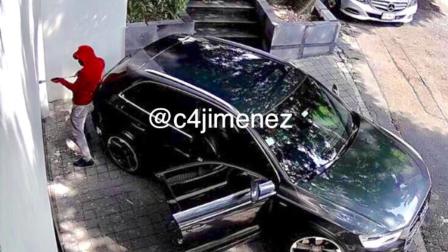 Los delincuentes llegaron en una camioneta, forzaron la puerta y robaron objetos de valor. Foto: Caros Jiménez 
