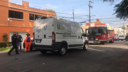 El cuerpo del joven quedó debajo del camión entre los dos ejes traseros. Foto: Ricardo Vitela 