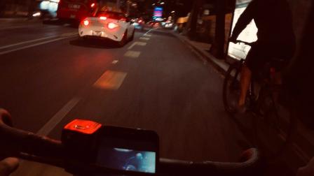 El conductor de unvehículo circulaba a exceso de velocidad sobre la Avenida Insurgentes. Foto: @hv_charly 