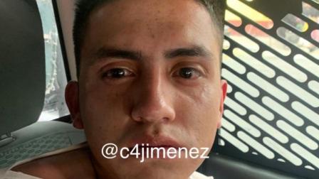 Al delincuente le fue encontrada un arma de fuego con ocho cartuchos útiles, dos bolsas de mano, un teléfono celular, dos biblias y dinero en efectivo. Foto: Carlos Jiménez