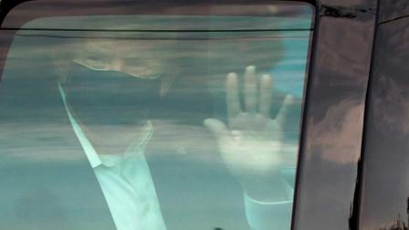 Trump y su 'desfile covid' causan indignación en EU