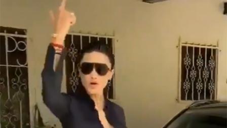 Tras los comentarios en las que también se le pide que se dedique a gobernar y no a payasear, la regidora de Minatitlán respondió en otro video mentándole la madre a sus críticos.