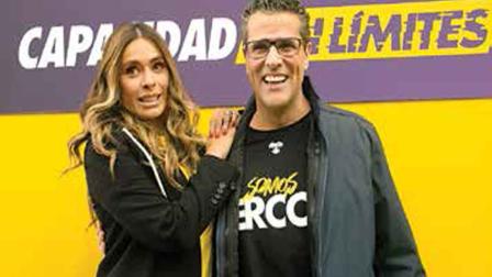 Galilea Montijo y Marco Antonio Regil fueron los conductores estrella. Lamentaron no poder estar cerca de los niños, como en otros años / Fotos: Elizabeth Velázquez / Tomadas de YouTube