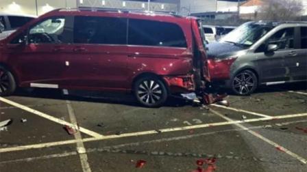 Exempleado destroza con excavadora 69 autos en fábrica de Mercedes