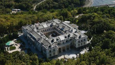 El palacio no me pertenece, responde Putin a opositor