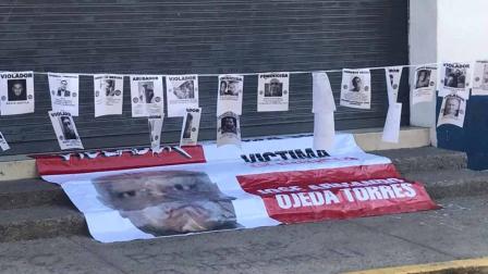 Con performance, exigen justicia por víctimas de violencia de género 
