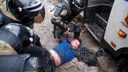 Casi 4 mil detenidos en Rusia durante nuevas protestas opositoras contra Putin