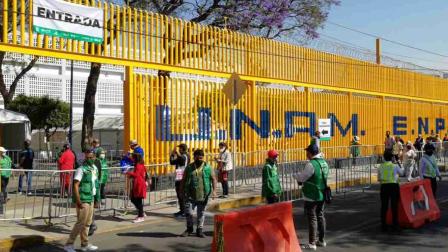 ‘Me fijé que le pusieran bien la vacuna’; sin incidentes, vacunación en GAM 