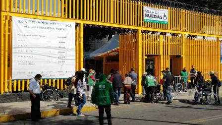‘Me fijé que le pusieran bien la vacuna’; sin incidentes, vacunación en GAM 