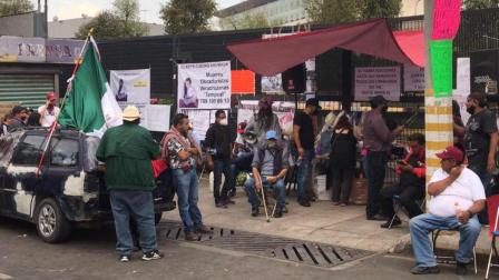 Simpatizantes de Salgado Macedonio instalan plantón frente a INE