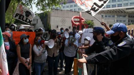 Simpatizantes de Salgado Macedonio instalan plantón frente a INE