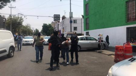 Detienen en flagrancia a dos presuntos extorsionadores en la Morelos