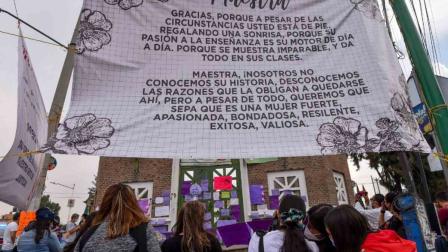 ‘Maestra: gracias a pesar de las circunstancias está de pie’