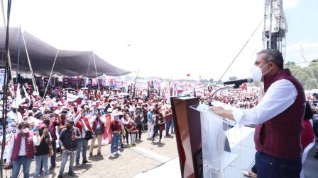 En Ecatepec cerca de 30 mil personas se reunieron en un predio en la colonia Jardines de Morelos para el cierre de campaña de Fernando Vilchis.