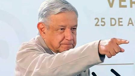 “Somos gente de palabra y vamos a ayudarlos como se merecen. No hay límite presupuestal, lo que se necesite se va a apoyar a los damnificados por las lluvias, vientos, derrumbes…”, comentó López Obrador.