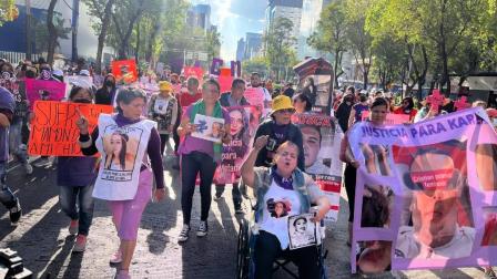 Por Lidia, Ariadna y las que faltan; las imágenes de la marcha del 25N ...
