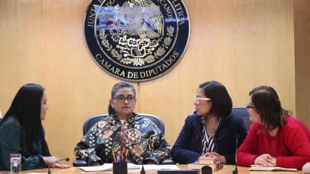 Aleida Alavez Ruiz (centro) de Morena