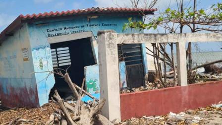 comunidad afectada por el avance del mar