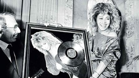 Se convirtió en una de las mayores vendedoras de discos en el mundo. 