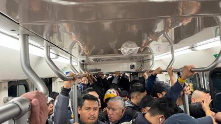 La Línea 1 del Metro, recién rehabilitada, lució con andenes y trenes saturados