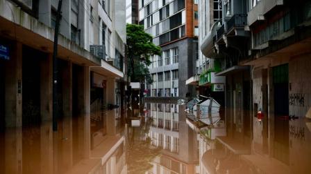 La ciudad de Porto Alegre y el sur de Brasil están completamente bajo el agua (AFP)