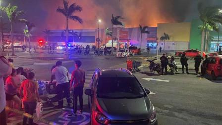 Incendio en tiendas de Tamaulipas