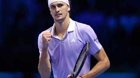 Alexander Zverev apretando el puño derecho.