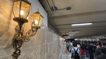 Trabajadores consultados en el sitio indicaron que los candelabros son primordialmente decoración