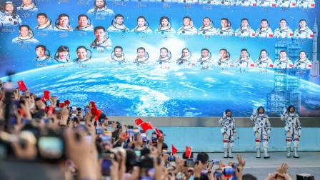 La misión marca también el primer vuelo espacial realizado por un astronauta originario de Hong Kong: Li Jiaying, de 43 años.