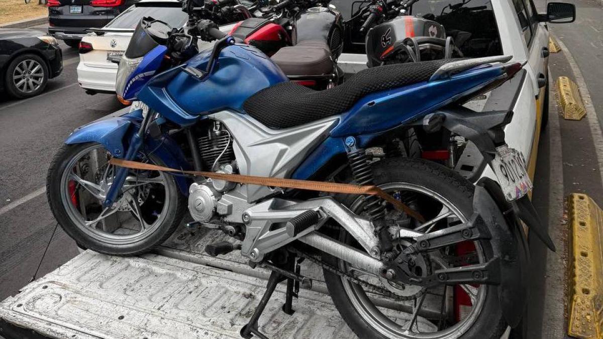 <![CDATA[¡Al corralón! Policías se llevan más de 20 motos tras operativo en centro de CDMX]]>