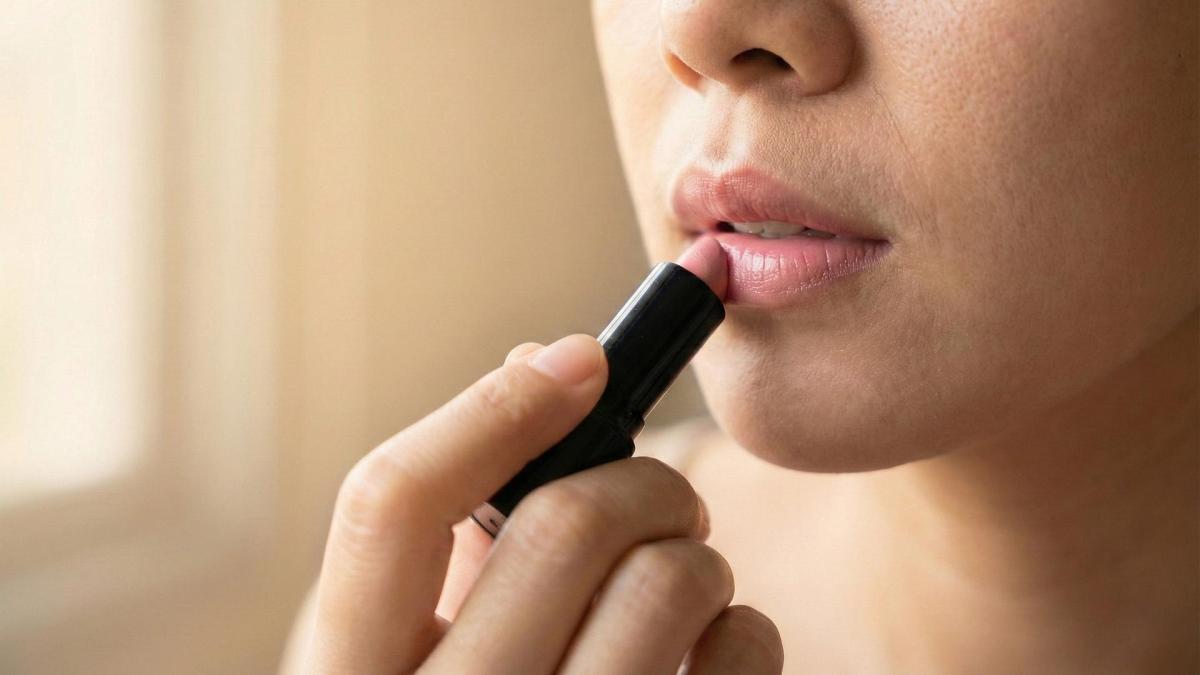 <![CDATA[Maquillaje natural paso a paso para resaltar tu belleza]]>