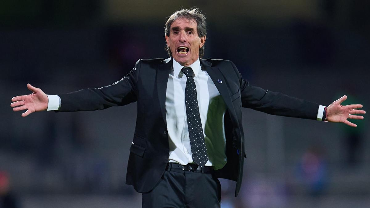 <![CDATA[América presenta a Guillermo Almada como su nuevo e