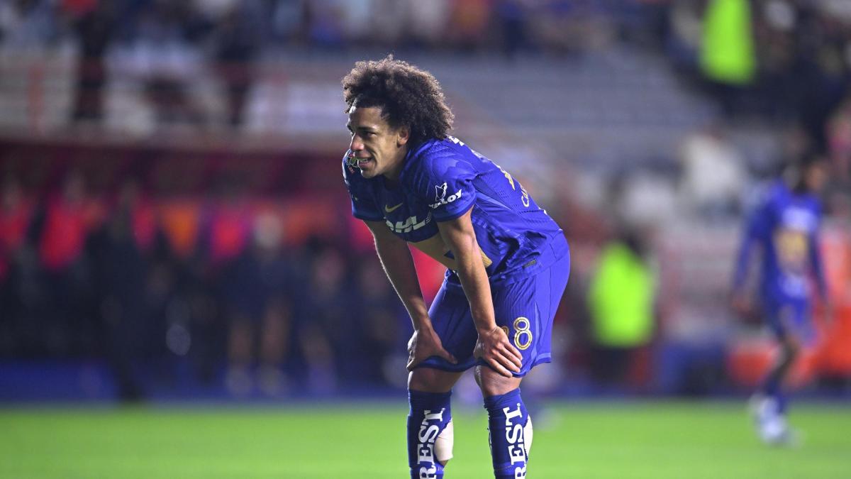 <![CDATA[Carrasquilla alienta a Panamá y afición de Pumas pide su salida]]>