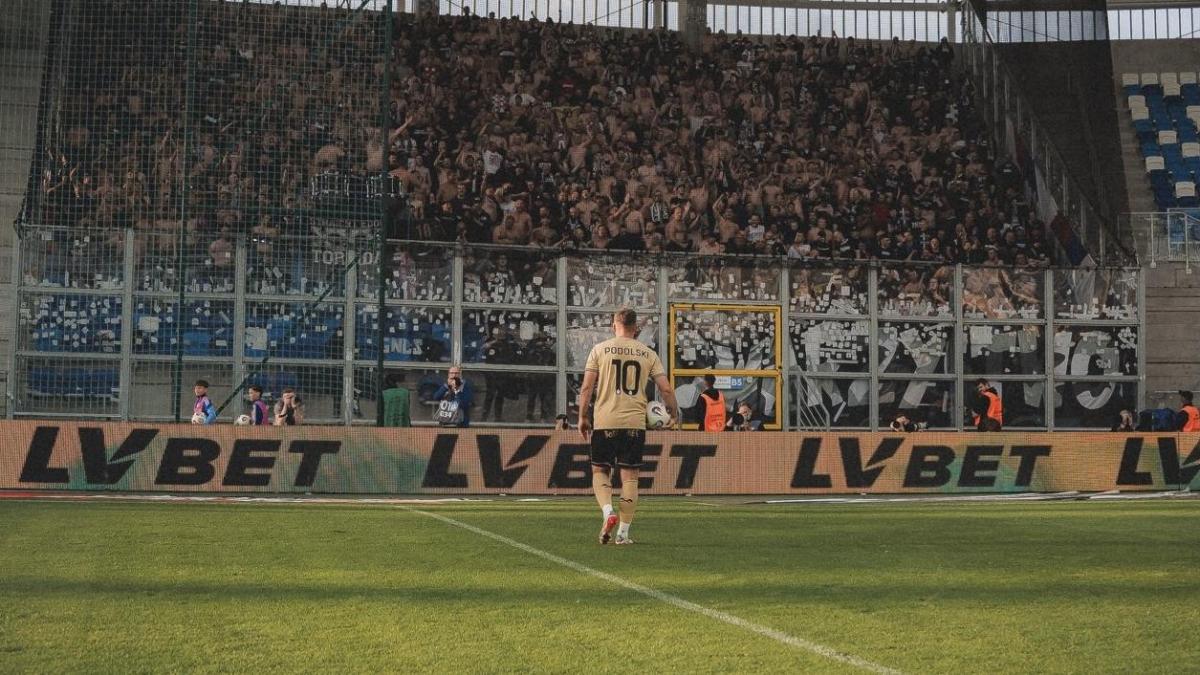 <![CDATA[¡Cuelga los botines! El histórico Lukas Podolski anuncia su retiro oficial del futbol]]>