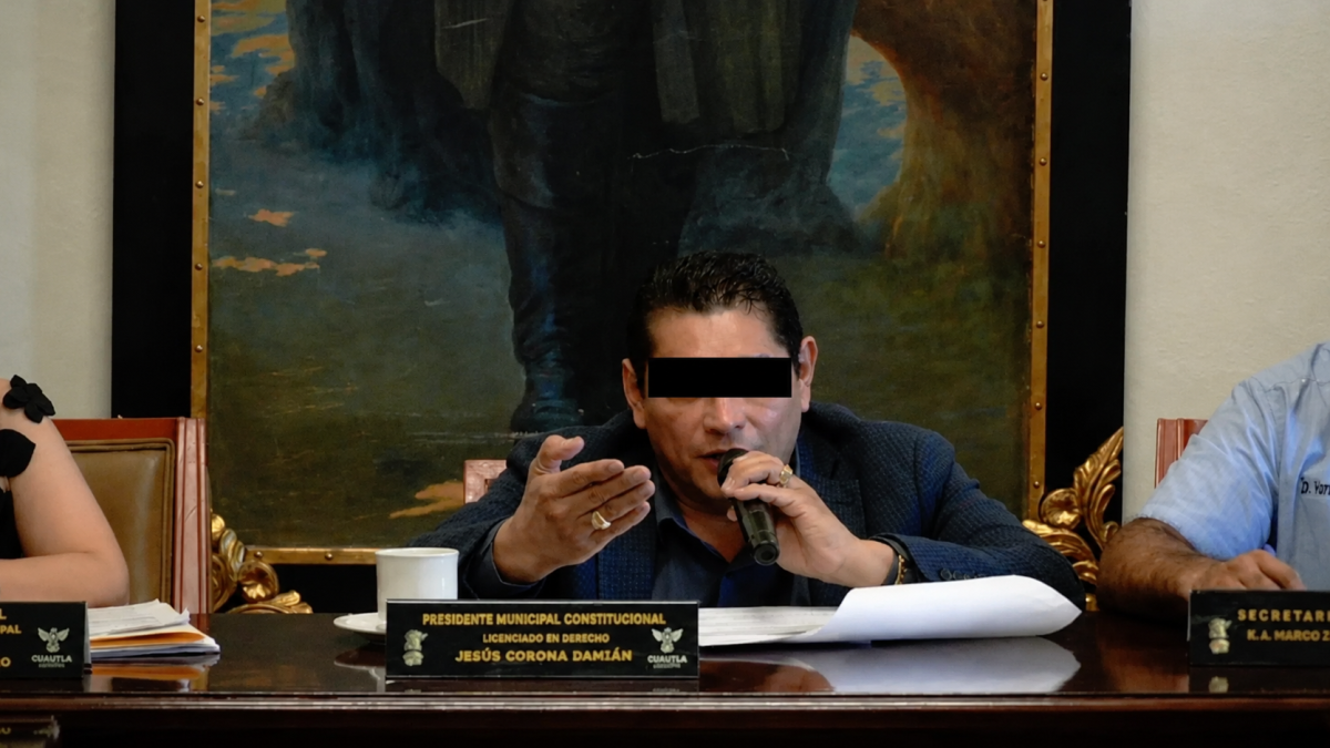 <![CDATA[Detienen a alcalde de Cuautla; suman 85 funcionarios 'frenados' por Operativo Enjambre]]>