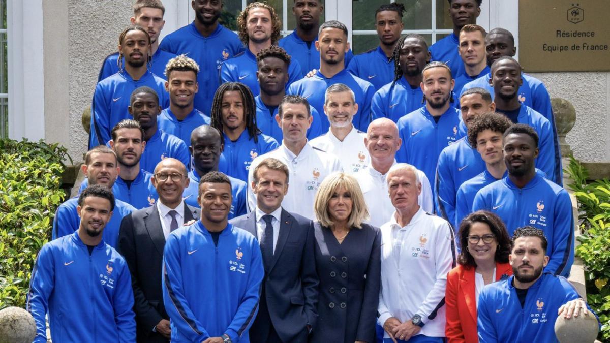 <![CDATA[¡Presión presidencial! Macron encara a Francia y le exige el Mundial al Balón de Oro]]>